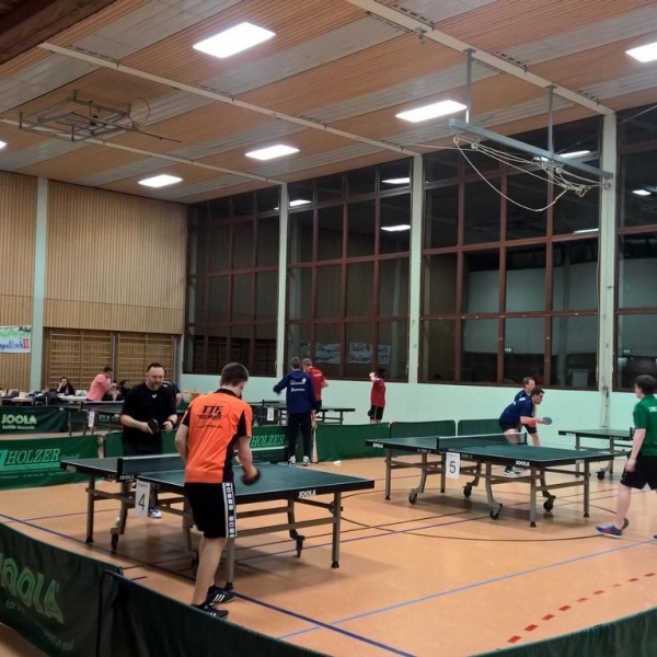 Tischtennis-Nachtturnier 2016 in Waldangelloch begeisterte die Akteure bis nach Mitternacht !